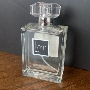 I am me perfume